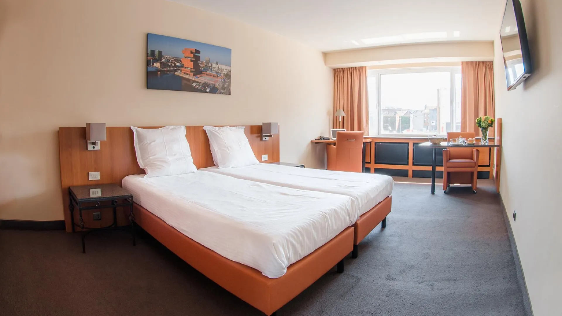 Arass Hotel & Business Flats Antwerpen 3*,